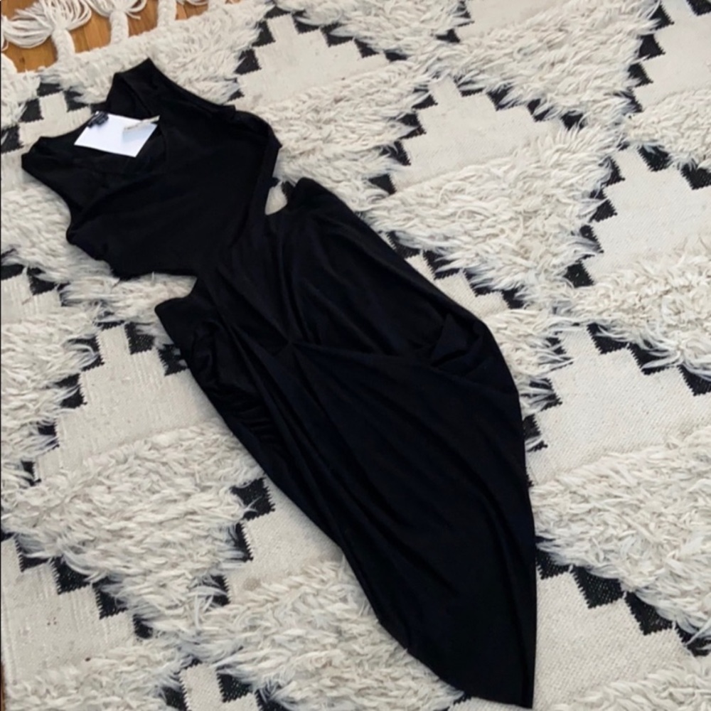 🆕NWT Black Cutout Dress 25A